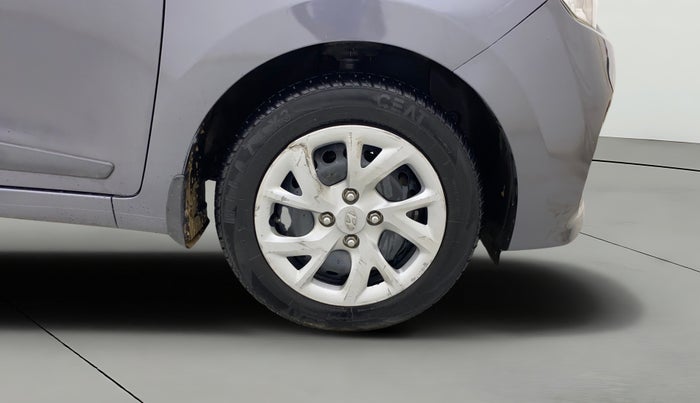 2017 Hyundai Grand i10 SPORTZ (O) 1.2 KAPPA VTVT, Petrol, Manual, 39,391 km, Right Front Wheel