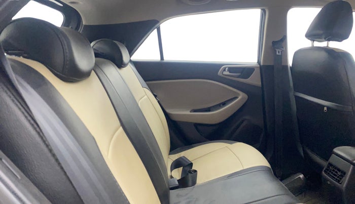 2016 Hyundai Elite i20 ASTA 1.4 CRDI (O), Diesel, Manual, 96,143 km, Right Side Rear Door Cabin