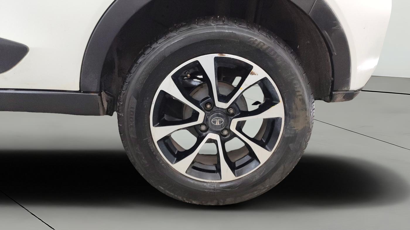 2021 Tata NEXON XZA PLUS DIESEL, Diesel, Automatic, 93,934 km, Left Rear Wheel