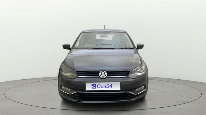 2015 Volkswagen Polo HIGHLINE1.2L, Petrol, Manual, 1,38,651 km, Front