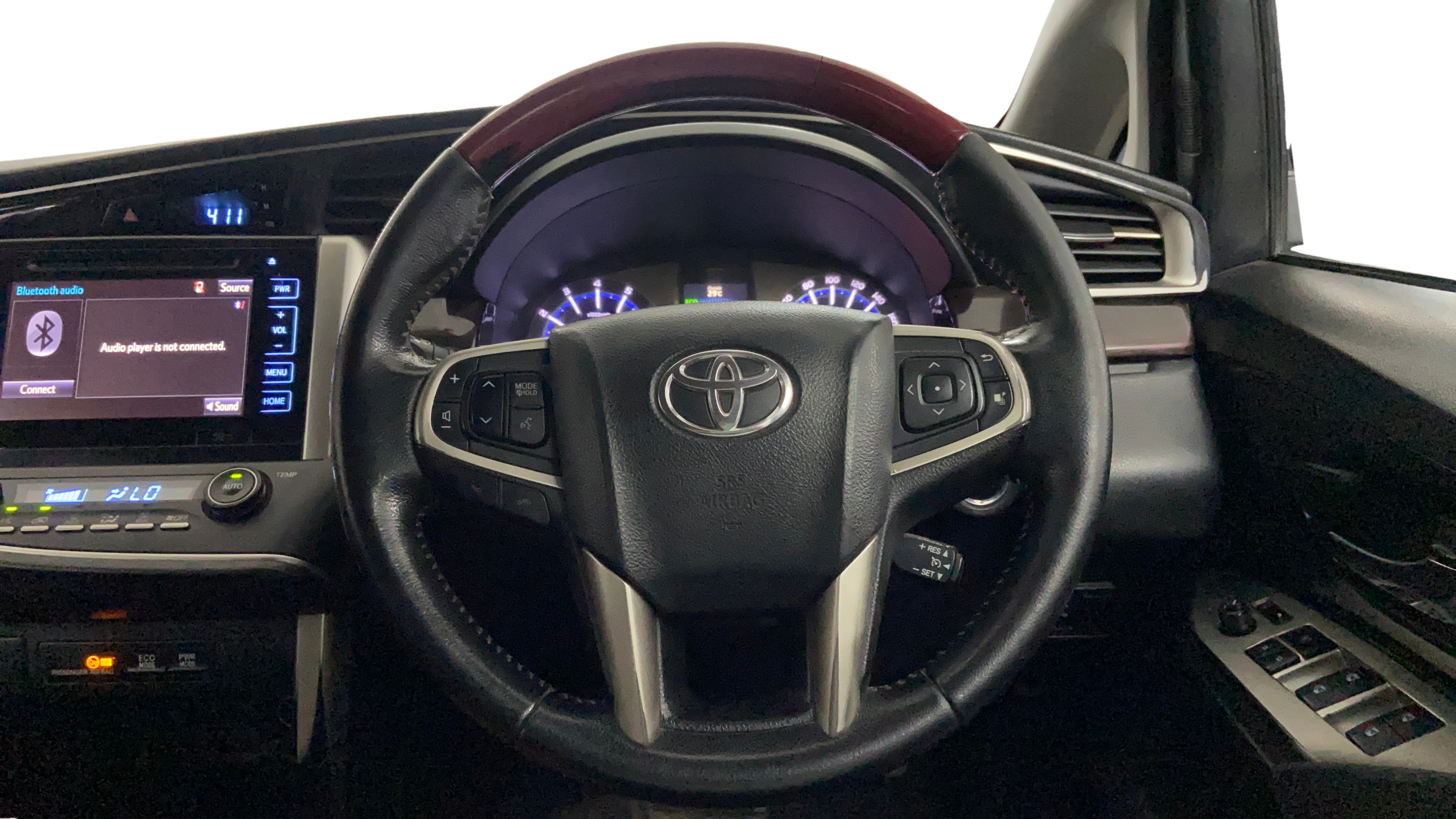 camera-Steering-Wheel-Close-Up