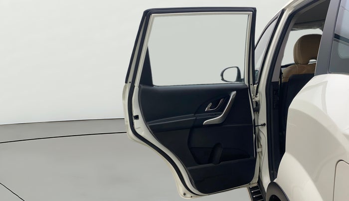 2020 Mahindra XUV500 W7, Diesel, Manual, 79,823 km, LHS Rear Door