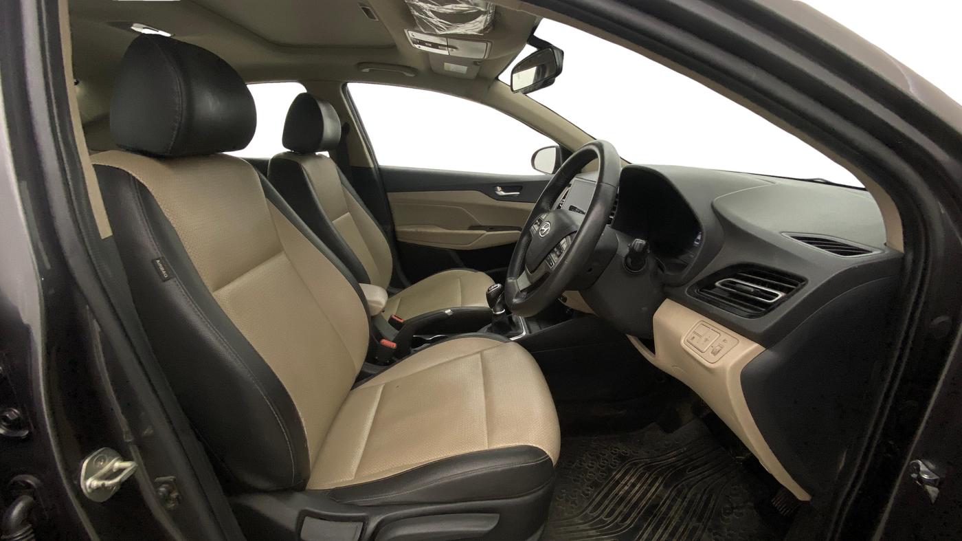 2021 Hyundai Verna SX (O)1.5 VTVT, Petrol, Manual, 1,17,381 km, Right Side Front Door Cabin