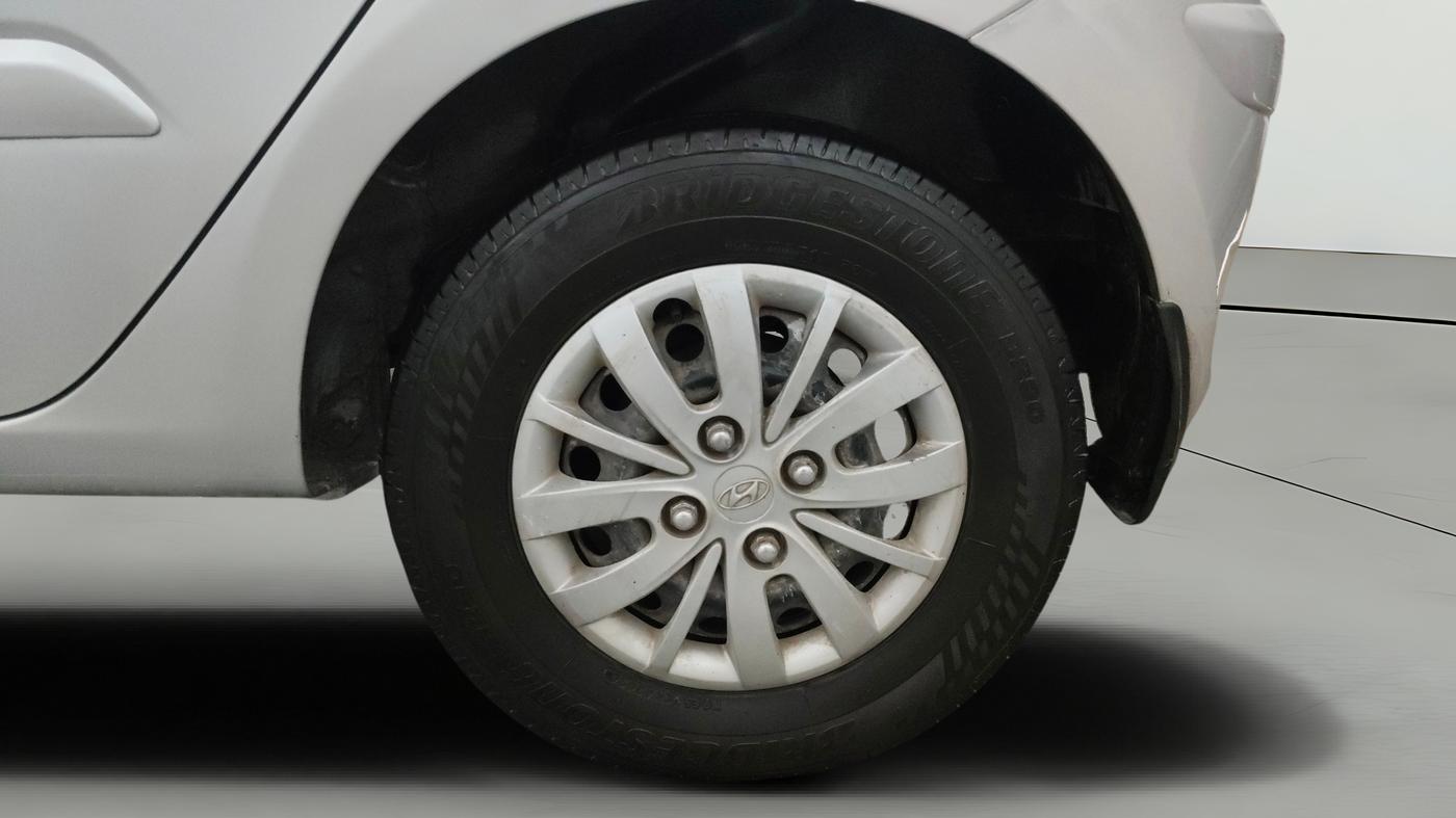2013 Hyundai i10 SPORTZ 1.2, Petrol, Manual, 99,344 km, Left Rear Wheel