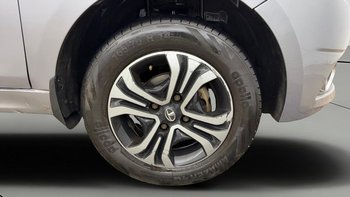 2018 Tata Tiago XZ PETROL, Petrol, Manual, 78,580 km, Right Front Wheel