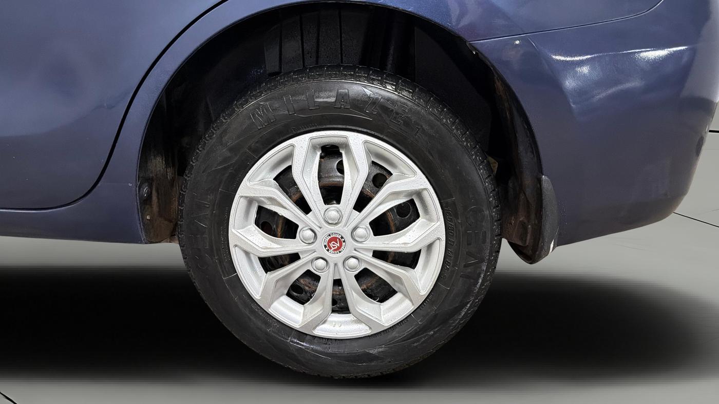 2017 Maruti Dzire VXI, Petrol, Manual, 1,16,292 km, Left Rear Wheel