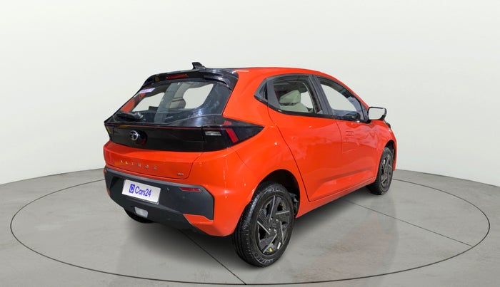 2025 Tata ALTROZ Accomplished Plus S Petrol 6DCT, Petrol, Automatic, 831 km, Right Back Diagonal