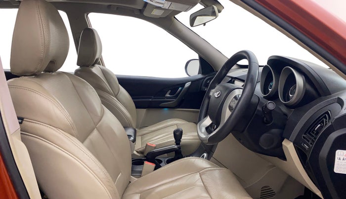 2017 Mahindra XUV500 W10, Diesel, Manual, 99,576 km, Right Side Front Door Cabin