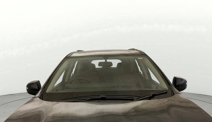 2023 Mahindra XUV700 MX P MT 5 STR, Petrol, Manual, 37,993 km, Front Windshield