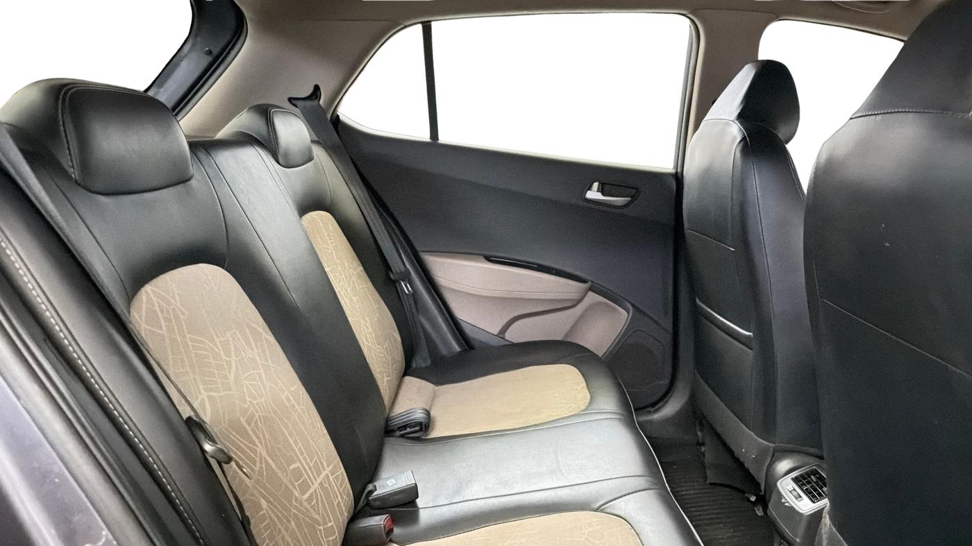 2019 Hyundai Grand i10 SPORTZ 1.2 KAPPA VTVT, Petrol, Manual, 35,872 km, Right Side Rear Door Cabin