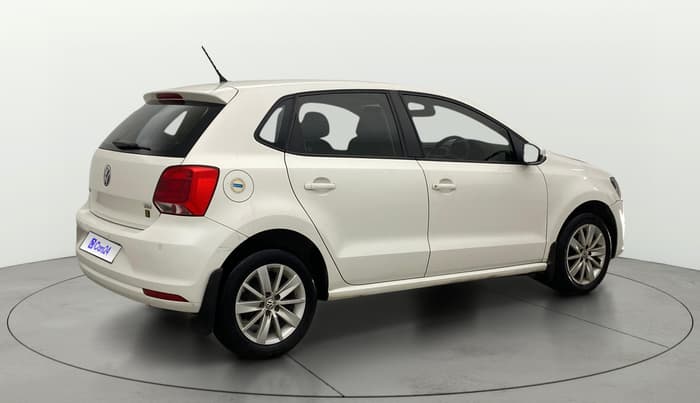 2017 Volkswagen Polo HIGHLINE1.5L, Diesel, Manual, 1,09,963 km, Right Back Diagonal
