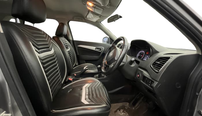 2022 Maruti BREZZA ZXI, Petrol, Manual, 43,949 km, Right Side Front Door Cabin