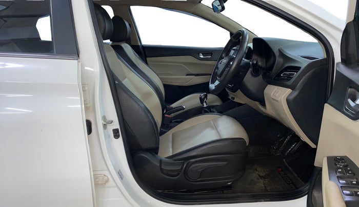 2022 Hyundai Verna SX (O)1.5 VTVT, Petrol, Manual, 45,558 km, Right Side Front Door Cabin