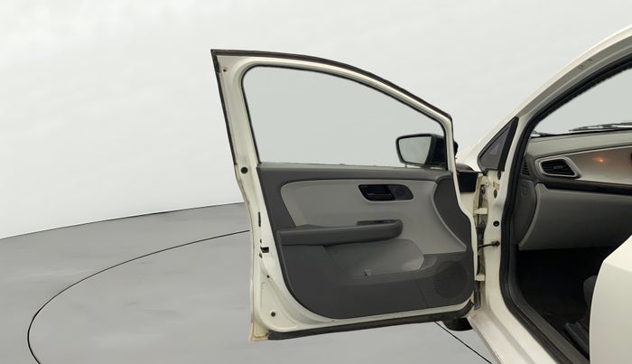 2020 Tata ALTROZ XT PETROL, Petrol, Manual, 88,714 km, LHS Front Door