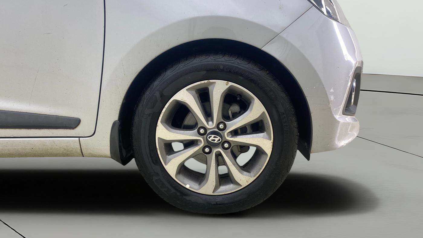 2015 Hyundai Xcent SX AT 1.2 (O), Petrol, Automatic, 19,691 km, Right Front Wheel