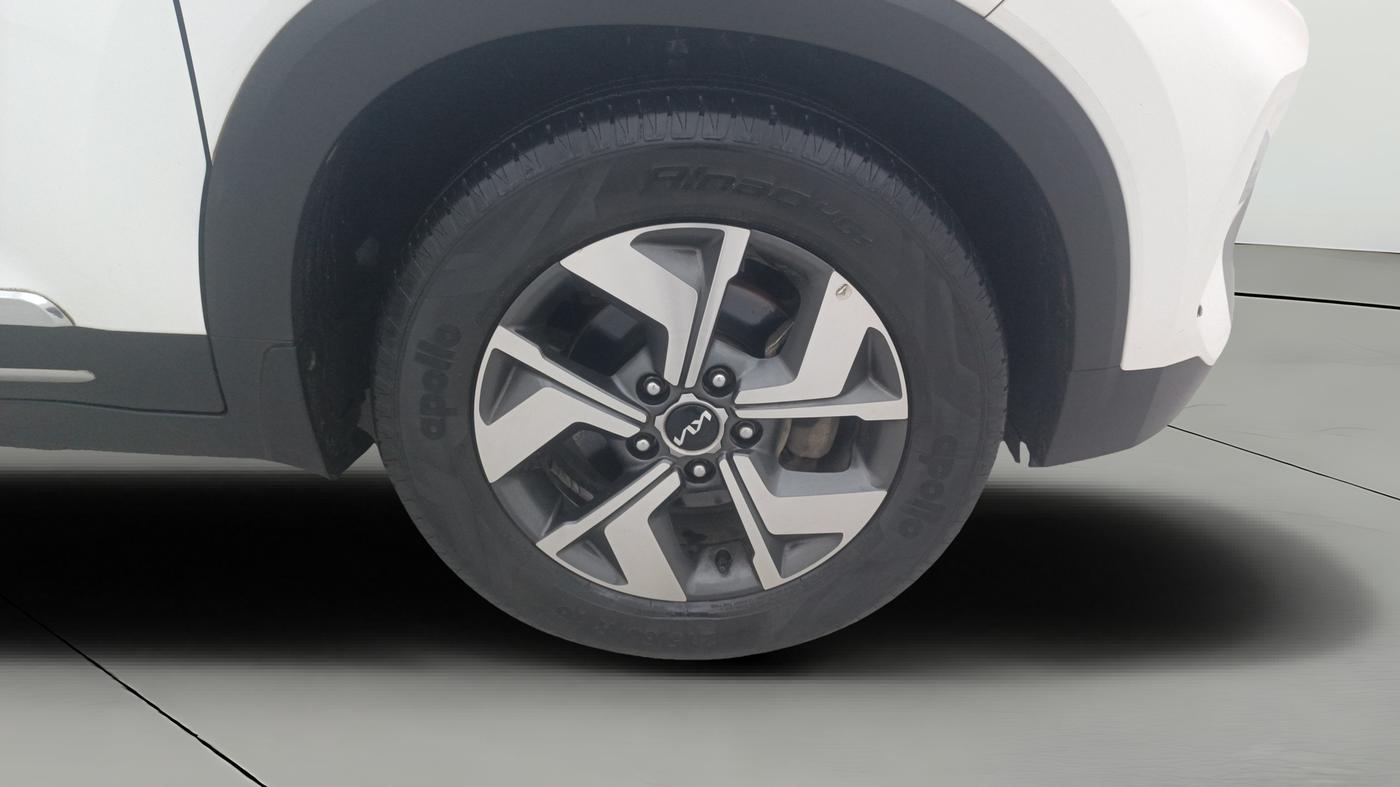 2023 KIA SONET HTX 1.5 AT, Diesel, Automatic, 49,879 km, Right Front Wheel