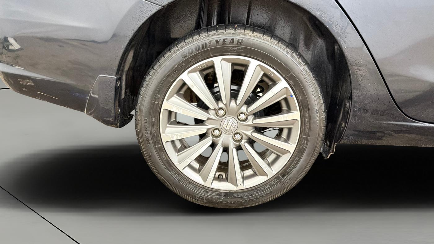 2024 Maruti Ciaz ALPHA  AT 1.5 SHVS PETROL, Petrol, Automatic, 42,080 km, Right Rear Wheel