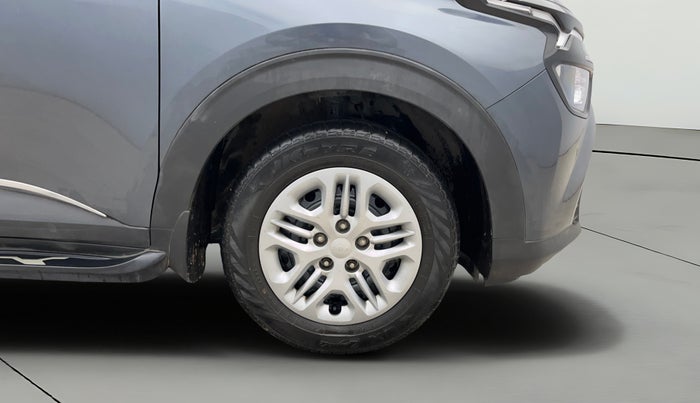 2022 KIA CARENS PRESTIGE 1.5 PETROL 7 STR, Petrol, Manual, 34,307 km, Right Front Wheel