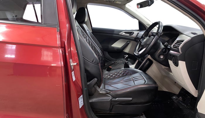 2024 Volkswagen TAIGUN HIGHLINE 1.0 TSI MT, Petrol, Manual, 30,678 km, Right Side Front Door Cabin