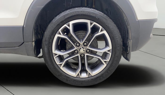 2021 Skoda KUSHAQ STYLE 1.0L TSI MT, Petrol, Manual, 57,767 km, Left Rear Wheel