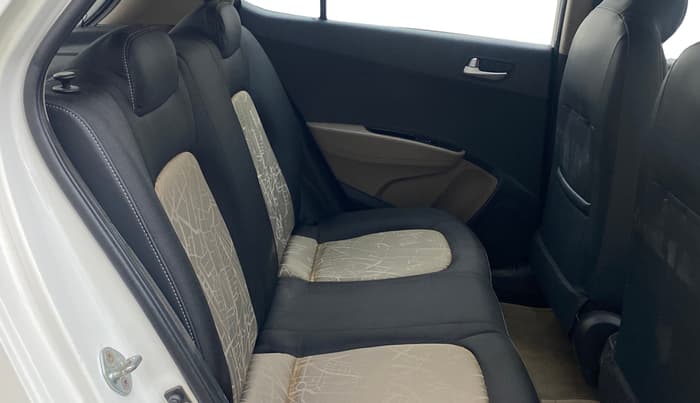 2016 Hyundai Grand i10 SPORTZ 1.1 CRDI, Diesel, Manual, 87,824 km, Right Side Rear Door Cabin