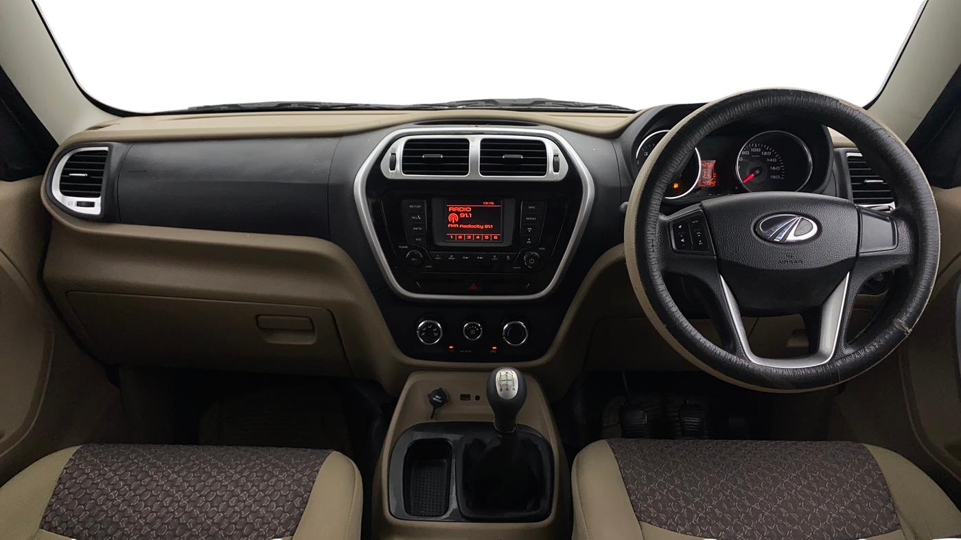 2018 Mahindra TUV300 T8, Diesel, Manual, 49,539 km, Dashboard