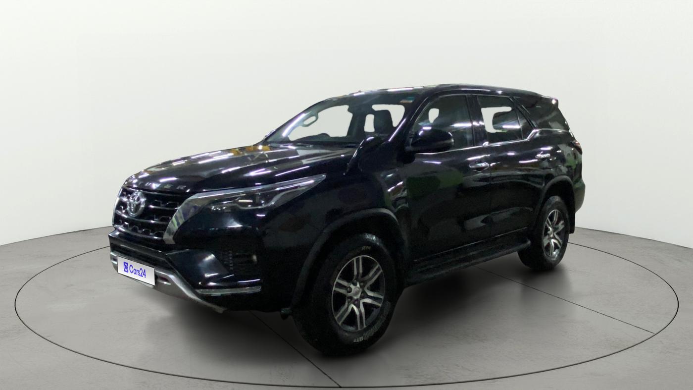 2024 Toyota Fortuner 4X2 MT 2.8 DIESEL, Diesel, Manual, 60,847 km, Left Front Diagonal