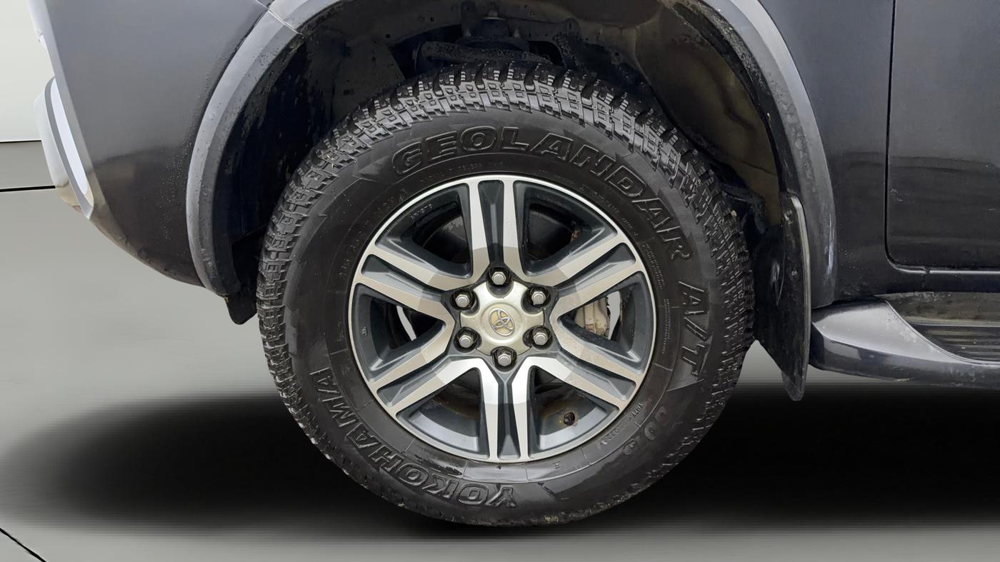 2019 Toyota Fortuner 2.7 4X2 AT, Petrol, Automatic, 24,901 km, Left Front Wheel