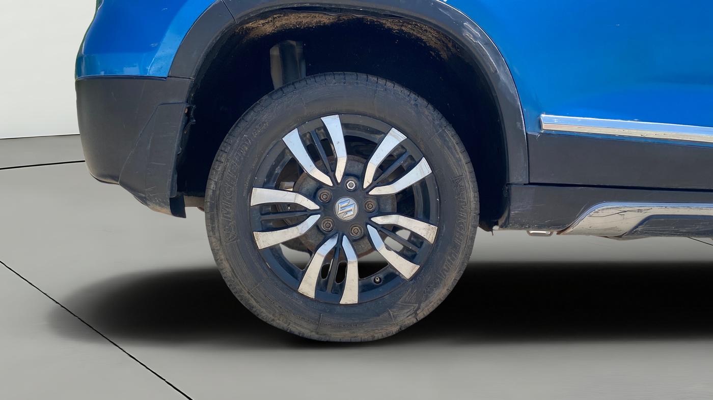 2017 Maruti Vitara Brezza VDI (O), Diesel, Manual, 1,09,106 km, Right Rear Wheel