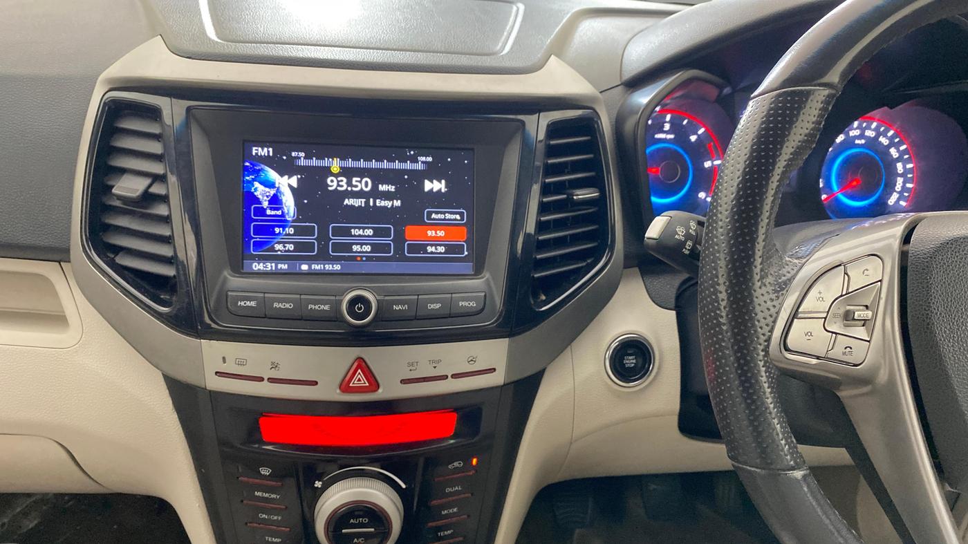 2022 Mahindra XUV300 W8 (O) 1.5 DIESEL, Diesel, Manual, 1,47,204 km, Air Conditioner