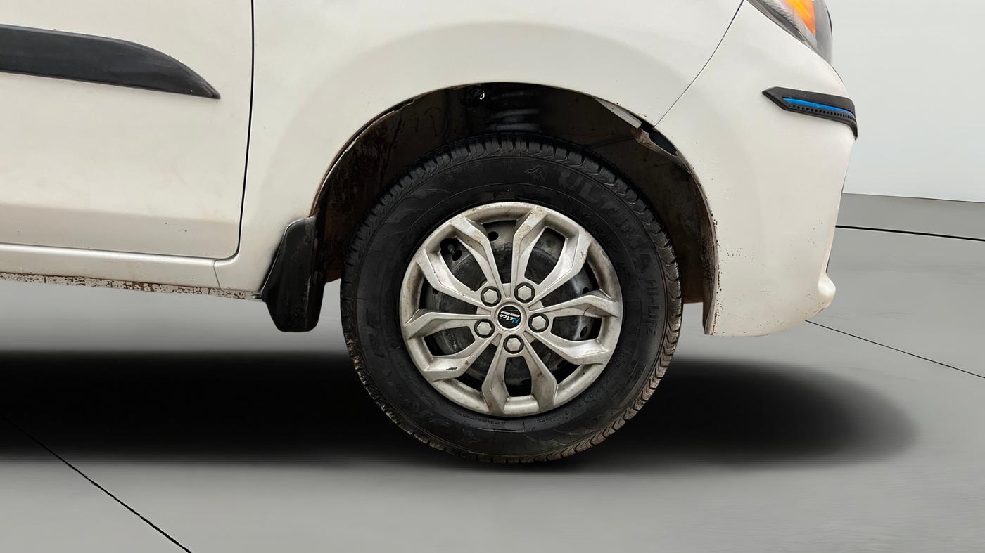2020 Maruti Alto VXI, Petrol, Manual, 40,382 km, Right Front Wheel