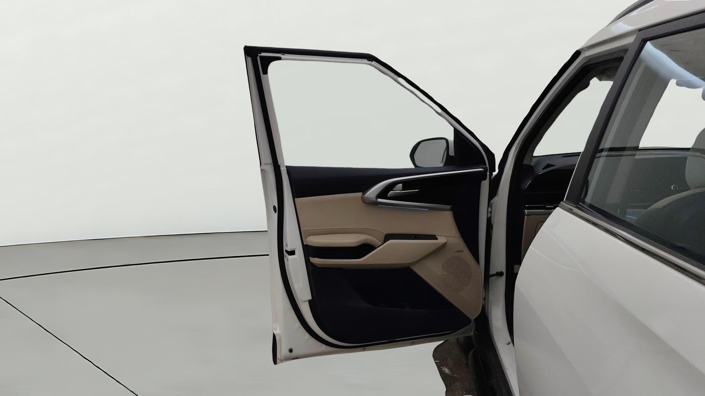 2022 KIA CARENS LUXURY PLUS 1.5 DIESEL AT 6 STR, Diesel, Automatic, 20,469 km, LHS Front Door