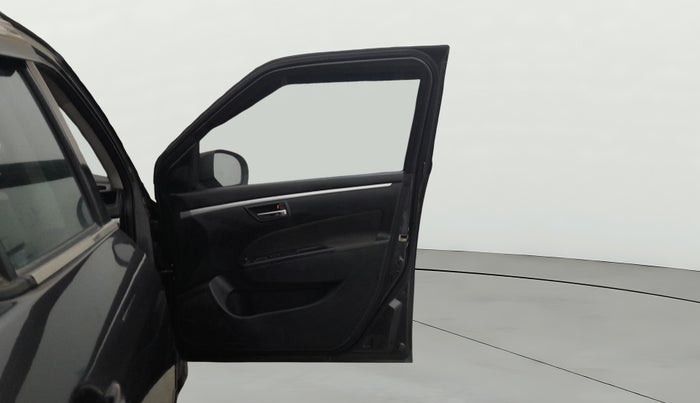 2015 Maruti Swift ZXI, Petrol, Manual, 1,03,623 km, RHS Front Door