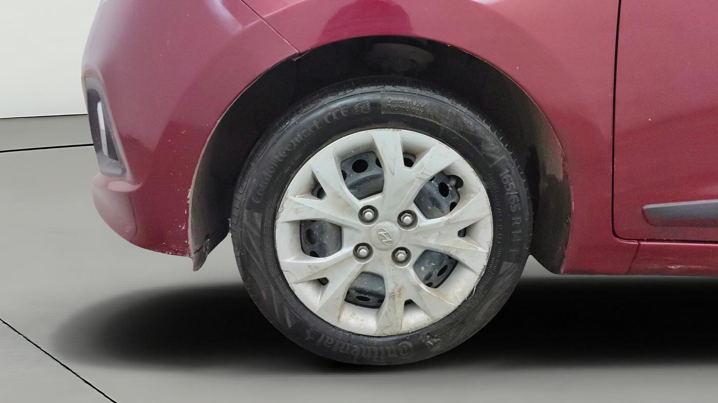 2014 Hyundai Grand i10 SPORTZ AT 1.2 KAPPA VTVT, Petrol, Automatic, 98,336 km, Left Front Wheel