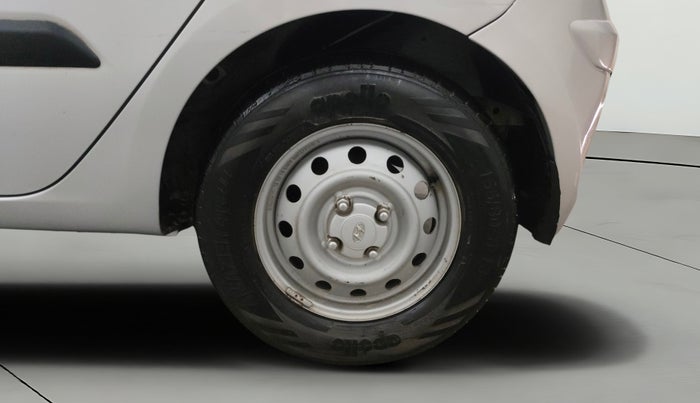 2013 Hyundai i10 MAGNA 1.1, Petrol, Manual, 1,06,088 km, Left Rear Wheel