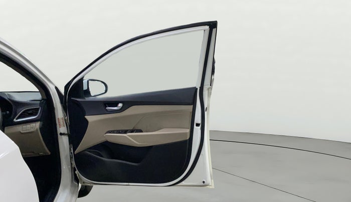 2020 Hyundai Verna 1.6 VTVT SX, Petrol, Manual, 84,553 km, RHS Front Door