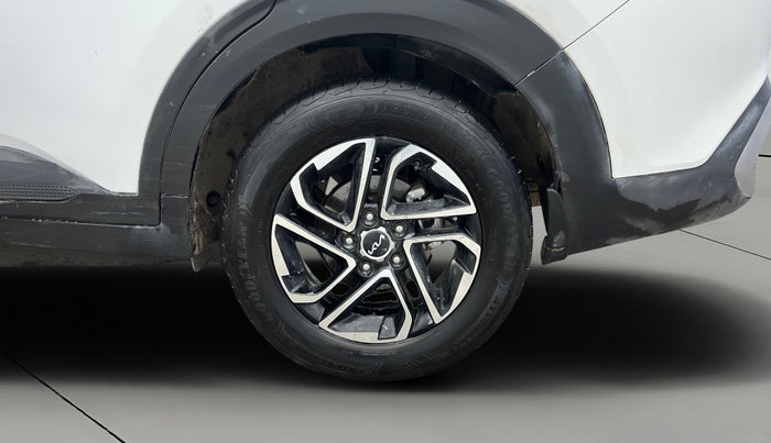 2023 KIA CARENS  PRESTIGE PLUS 1.5 TURBO PETROL DCT 7 STR, Petrol, Automatic, 1,09,018 km, Left Rear Wheel