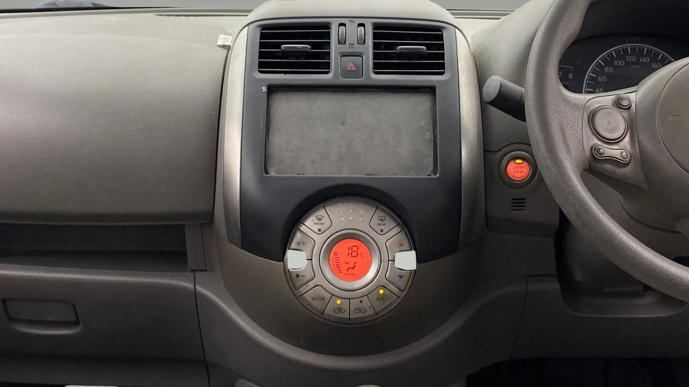 2013 Nissan Sunny XL CVT, Petrol, Automatic, 1,18,253 km, Air Conditioner