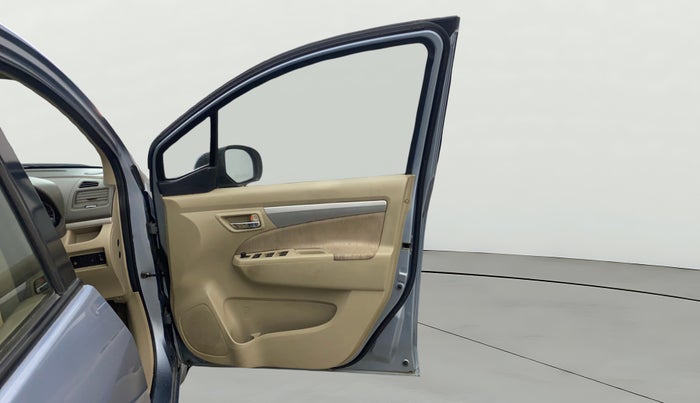 2013 Maruti Ertiga VXI, Petrol, Manual, 74,135 km, RHS Front Door