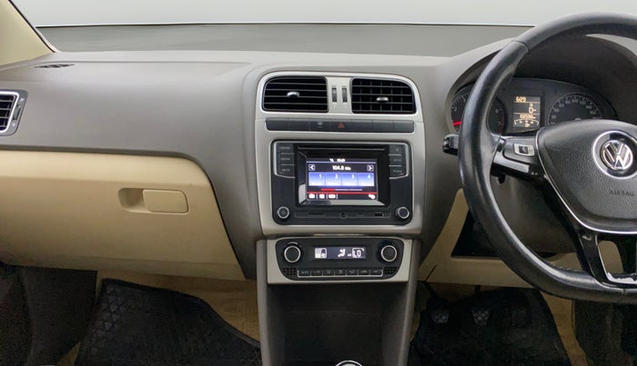 2016 Volkswagen Vento HIGHLINE 1.6 MPI, Petrol, Manual, 1,02,598 km, Air Conditioner