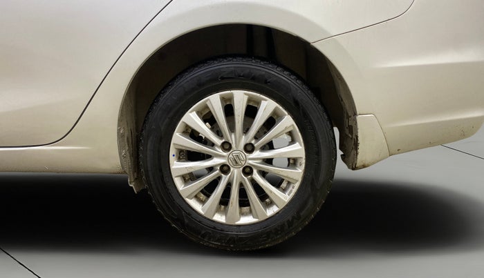 2015 Maruti Ciaz ZDI SHVS, Diesel, Manual, 97,981 km, Left Rear Wheel