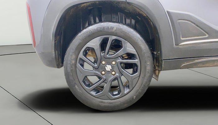 2023 Maruti FRONX DELTA PLUS 1.2MT, Petrol, Manual, 1,11,061 km, Right Rear Wheel