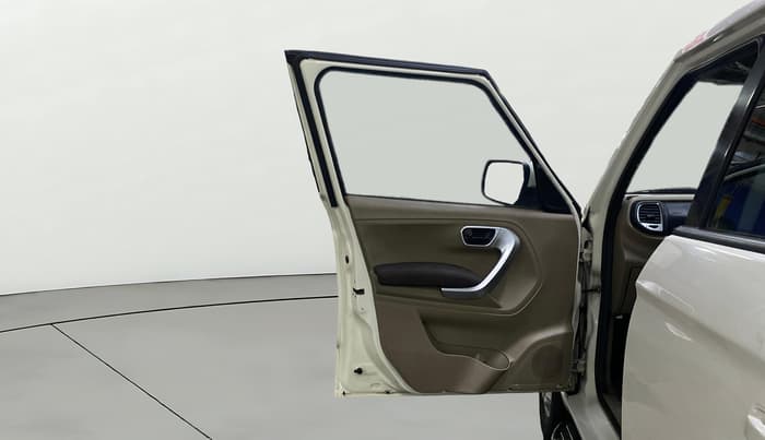 2015 Mahindra TUV300 T8, Diesel, Manual, 81,031 km, LHS Front Door