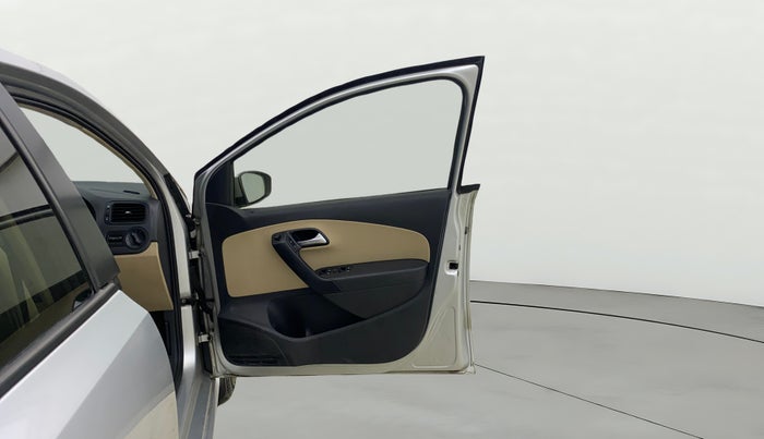 2017 Volkswagen Ameo COMFORTLINE 1.5 AT, Diesel, Automatic, 1,48,441 km, RHS Front Door