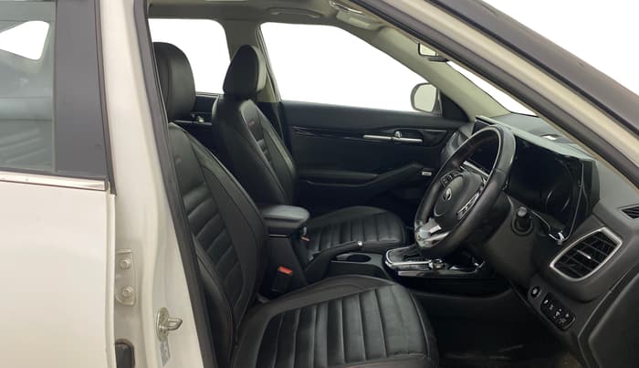 2020 KIA SELTOS GTX PLUS AT 1.5 DIESEL, Diesel, Automatic, 1,03,275 km, Right Side Front Door Cabin