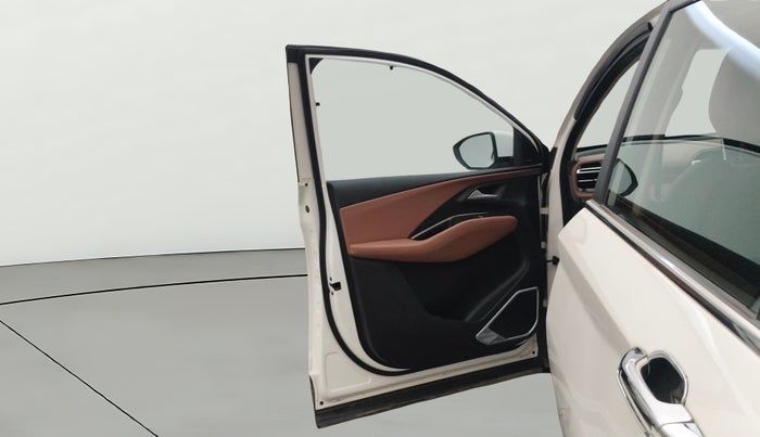 2023 MG HECTOR PLUS SAVVY PRO 1.5 TURBO CVT 7 STR, Petrol, Automatic, 44,800 km, LHS Front Door