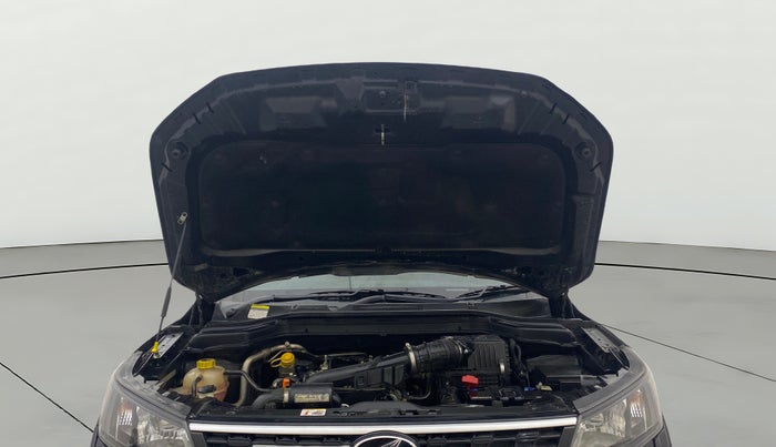 2022 Mahindra XUV300 W4 1.2 PETROL, Petrol, Manual, 38,721 km, Open Bonet