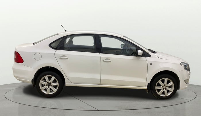 2014 Skoda Rapid AMBITION 1.6 MPI MT, Petrol, Manual, 39,036 km, Right Side View