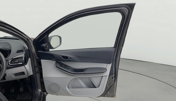 2023 Tata Tiago XT PETROL, Petrol, Manual, 30,028 km, RHS Front Door