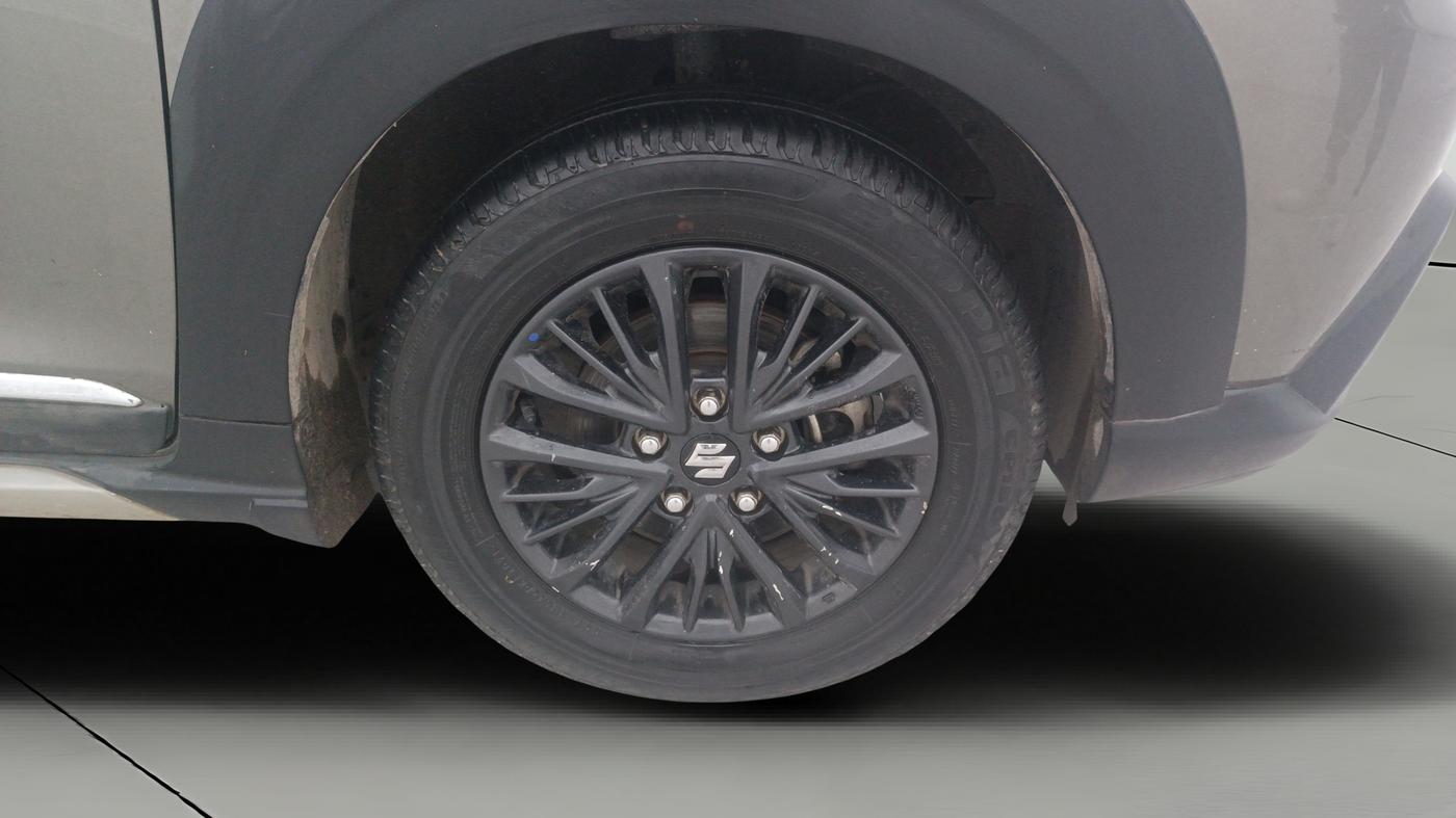 2021 Maruti XL6 ALPHA MT, Petrol, Manual, 57,558 km, Right Front Wheel